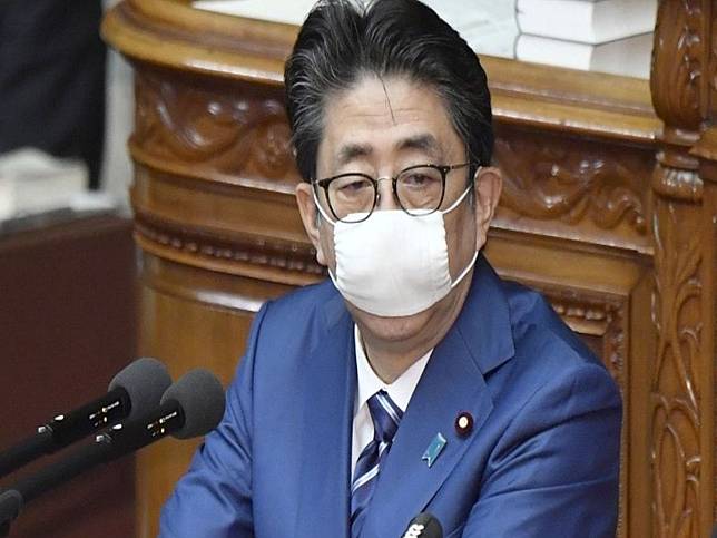 安倍為防疫政策辯護　布口罩有效、緊急狀態也不慢