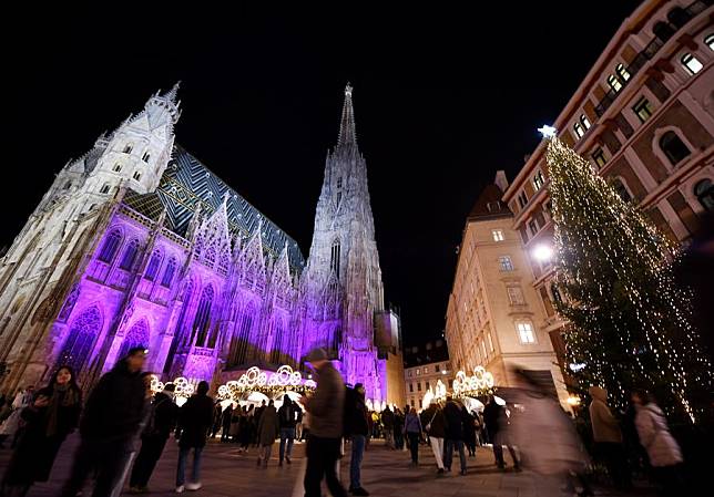 This photo taken on Nov. 21, 2024 shows a view of Stephansplatz square's Christmas market in Vienna, Austria. (Photo by Han Lu/Xinhua)