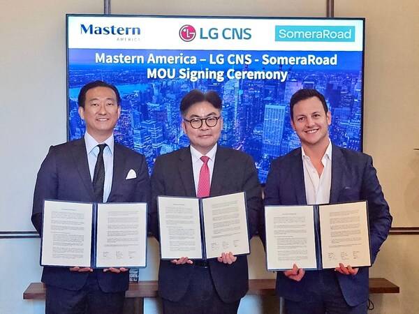 [Photo] Moon Keun Choi(Middle), SVP of LG CNS takes a photo with Ian Ross(right), Managing Partner of SomeraRoad and Joseph Oh(left), CEO of Mastern America after signing MOU