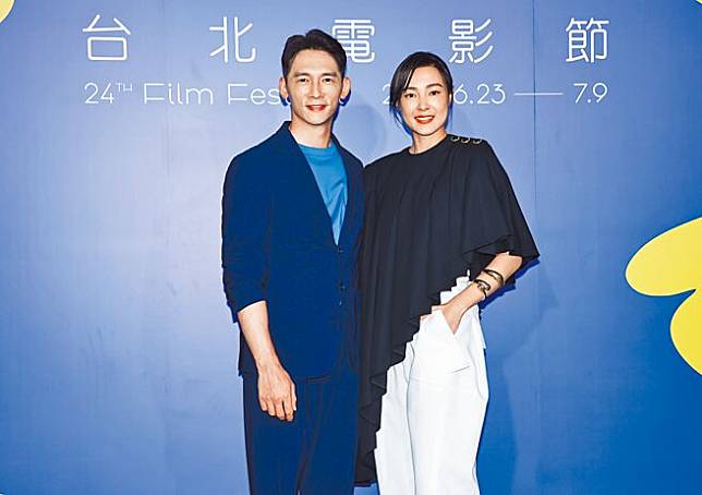 温昇豪（左）、曾珮瑜主演電影《夢遊樂園》昨在北影世界首映。（羅永銘攝）