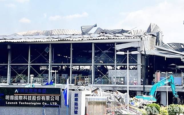 明揚公司屏東廠爆炸釀十死上百傷事件，屏東地檢署已審議核發死者家屬及重傷者共十名，合計一千六百六十萬元補償金。　（記者毛莉攝）