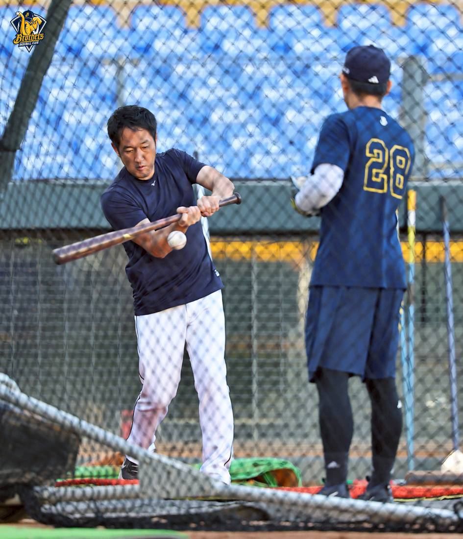 [討論] 會不會平野早就不續約了? 準備回日本