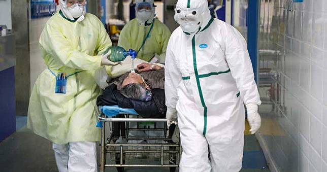 去過武漢不敢講…染病老翁一人「撂倒」整間醫院、20萬人社區封鎖
