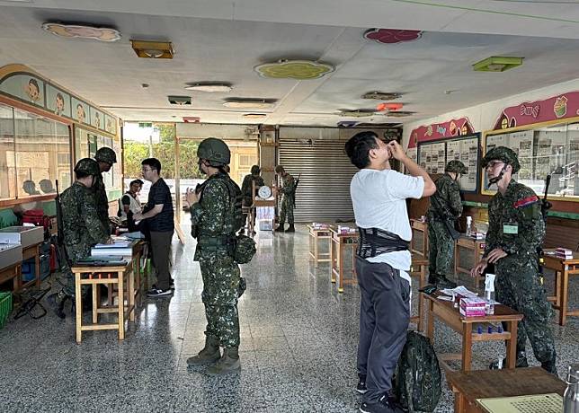 台灣陸軍109旅的虎躍部隊龍華營區，近日進行義務役新兵訓練。