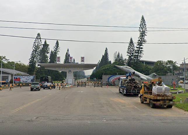 台中空軍清泉崗基地8日發生上兵打靶不慎中彈傷亡的意外。 （翻攝Google Maps）