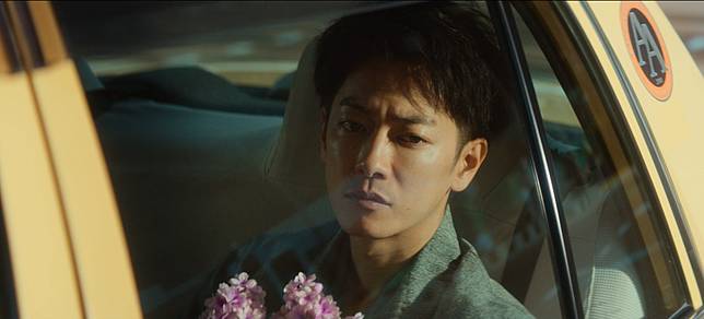佐藤健在《First Love》飾演深情男主角。（劇照）