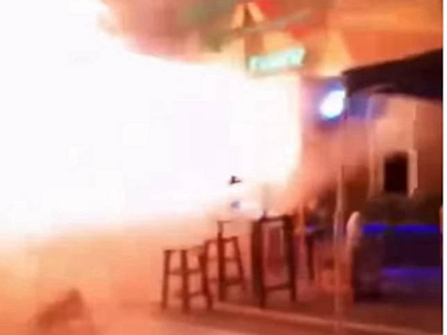 泰國當局指出，曼谷一家酒吧發生火災，至少27人死亡。