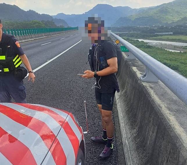 一名香港男子在台灣踩單車到日月潭風景區，跟從手機的Google地圖導航走，卻不慎進入禁止單車進入的高速公路，最終在警員護送下離開相關區域(網上圖片)