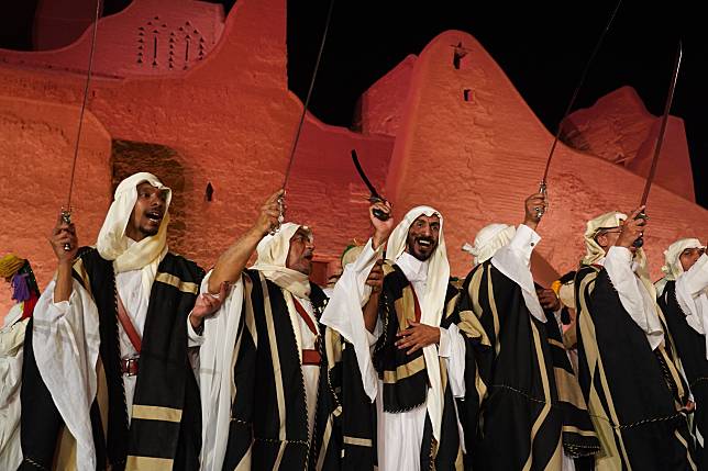 Artists are seen during an &ldquo;Ardah&rdquo; dance performance in Diriyah, Riyadh, Saudi Arabia, on Feb. 22, 2025. The performance was held to celebrate this year's Saudi Founding Day, which falls on Feb. 22 every year to commemorate the establishment of the first Saudi state in 1727 by Imam Mohammed bin Saud. (Xinhua/Luo Chen)