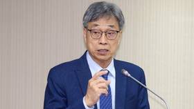 農業部長陳駿季今（24日）受訪說明美國馬鈴薯「逐顆檢查」的流程。資料照。廖瑞祥攝