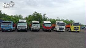 檢警環聯手查緝非法營建廢棄物掩埋場。（圖／TVBS）