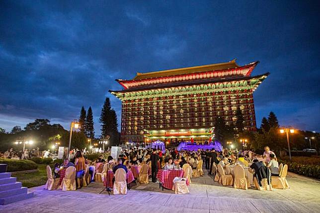 到台北過中秋！飯店推套餐享折扣、入住贈月餅禮盒