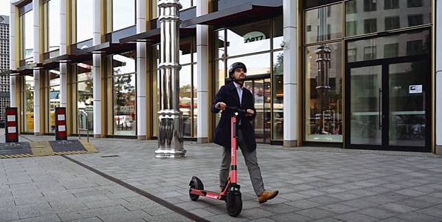 電動能源運輸日益受到重視，瑞典電動滑板車新創Voi在短短１年半內成長到400萬用戶，近期又成功募資8500萬美元。   圖：翻攝自 VOI Scooter