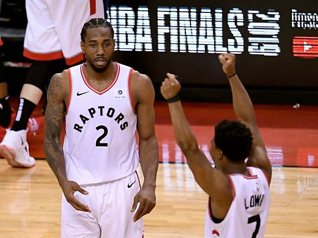 Kawhi Leonard（左）帶領暴龍闖進總冠軍賽。（達志影像）