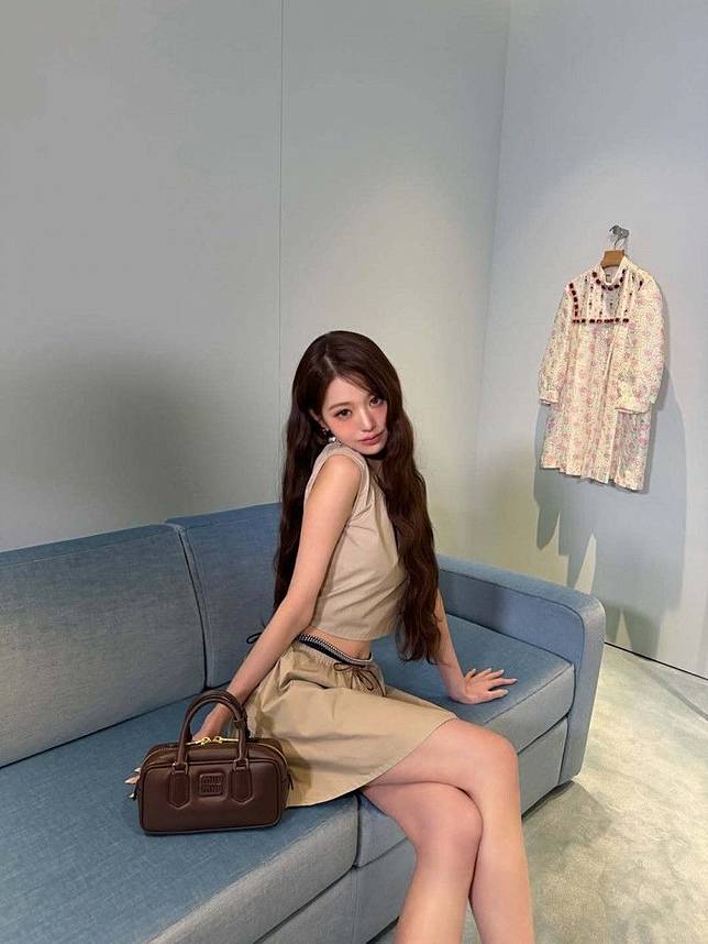  同樣引發話題的同款內褲，還有擁有天生偶像氣場的韓國女團IVE成員張員瑛。（翻攝自張員瑛IG）