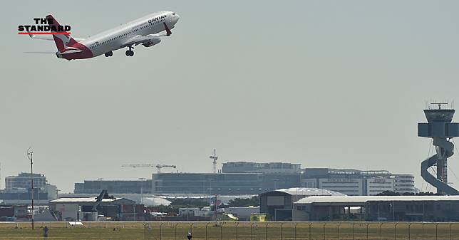 Qantas, Air France-KLM เตือน โควิด-19 กระทบกำไรสายการบิน เหตุดีมานด์ชะลอตัว