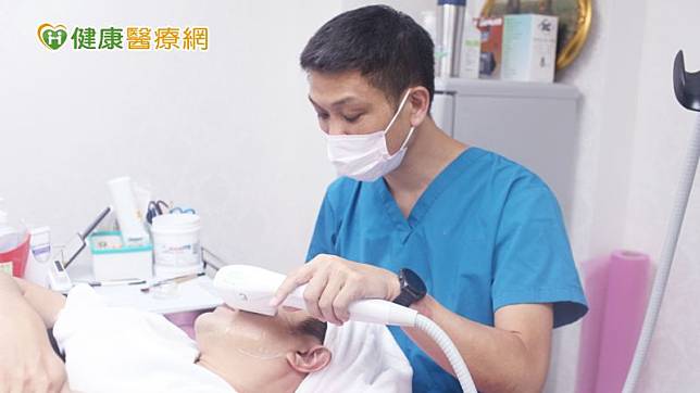 醫美診所院長陳諭正資歷豐富，是多位名人、藝人指定的高人氣名醫。
