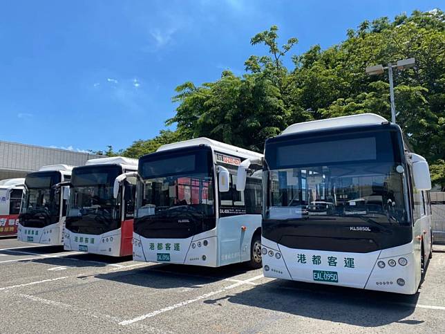 高雄電動公車占比全國最高申請示範電動公車計畫獲評第一。（記者陸瓊娟攝）