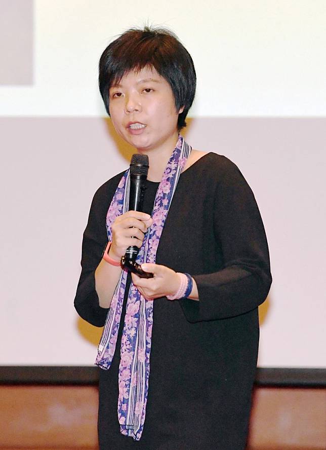 外交部「NGO名人開講」分享會，劉柏君以「棒球和女力讓世界看見台灣」為題演講。(中央社)