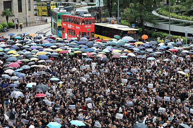 Hong Kong teachers rallied against the extradition bill earlier this month. Now schoolchildren are being urged to boycott classes - but is it political manipulation? Photo: Dickson Lee