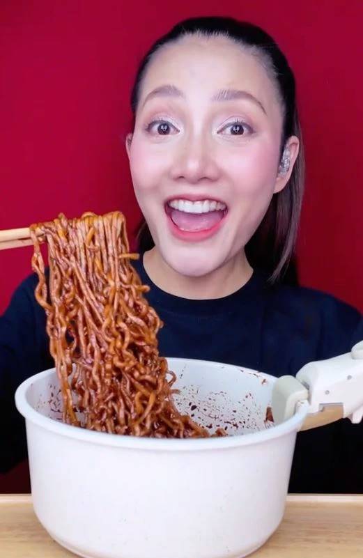 สลด ดาวTikTok สายกินชื่อดัง ดับกะทันหัน แฟนๆนับล้านสุดเศร้า