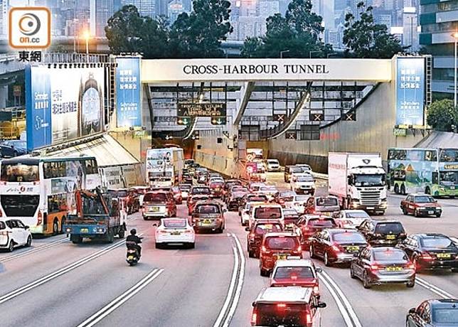 消息指行會已通過「三隧分流」方案，港府年底計劃推出3隧晚間統一收20元。