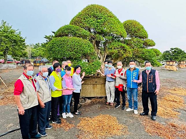 彰化縣永靖鄉園藝景觀產業園區開幕，米食果苗節也登場。（記者吳東興攝）