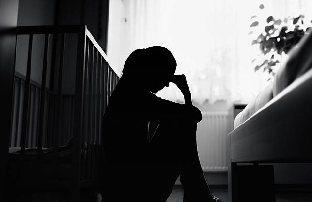 38歲的新手媽媽親手把4個月兒子「溺死」！小竹初音事件背後的真相：產後憂鬱，不該是母親一人承擔的戰爭