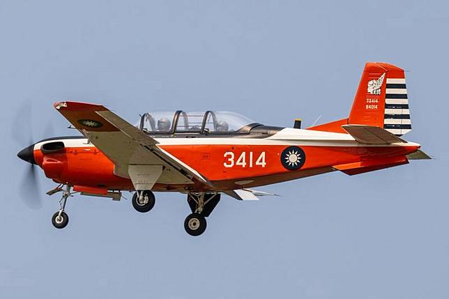失事T-34初級教練機。圖／臉書粉專IDF經國號授權提供