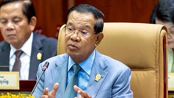 ฮุน เซน” ย้ำชัด! แค่ปรับกำลังหลีกเลี่ยงการปะทะใหญ่ ไม่ใช่ถอนกำลัง | WeR NEWS | LINE TODAY