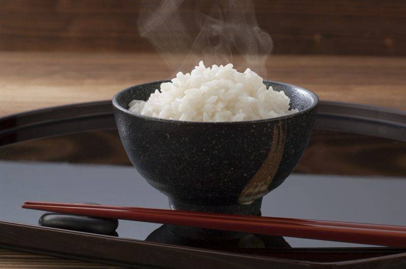 還要臉嗎？奧客只付20元「全家白飯吃到飽」 律師示警：最高判10年 | 鏡報 | LINE TODAY