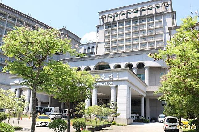 台北慈濟醫院遭爆開刀房醫療人員會拍攝病人私密照，但院方說明均非事實。(記者翁聿煌攝)