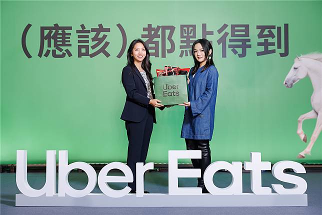 Uber Eats來台8週年，揭露2024年消費者訂單數據最「HOT」觀察，也宣布金曲歌后LaLa徐佳瑩為最新「Uber Eats （應該）都點得到」品牌代言人。（圖片來源：Uber Eats提供）