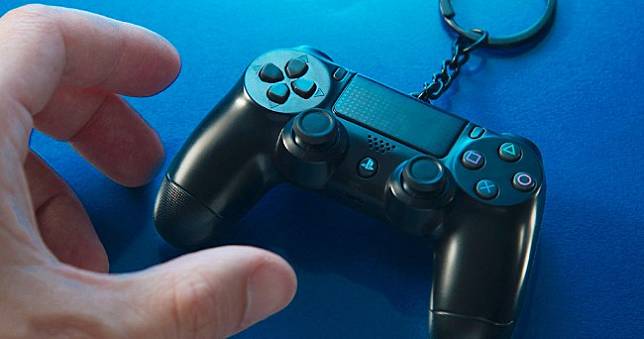 手刀衝刺！PS4控制器造型悠遊卡，6月限量預購開跑