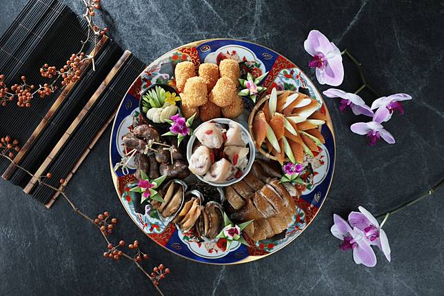 除夕初一初二推出的山海豪華拼盤(圖/山海樓)