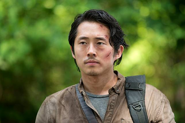 Steven Yeun Won't Return to 'The Walking Dead,' Suffered 'Crisis' –  IndieWire