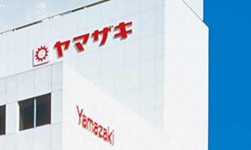 日系麵包公司「山崎麵包」（Yamazaki）副社長飯島佐知彥於今年1月驚傳在總公司身亡。（圖／翻攝自Yamazaki官網）