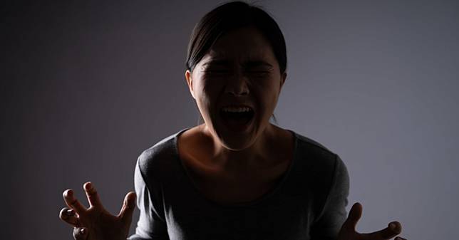 生完小孩超容易發火！聽過「產後憂鬱」，但你了解「產後狂怒」嗎？兩者相關，但「產後狂怒」主要特徵是憤怒