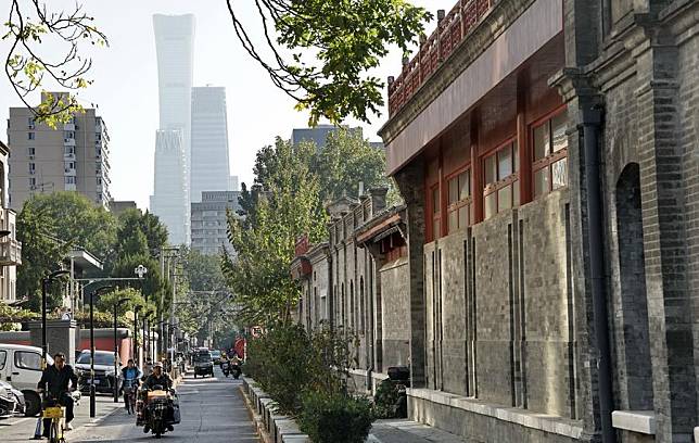 This photo shows a hutong after renewal in the Chaoyangmen South and North streets area in Beijing, capital of China, Oct. 15, 2024. (Xinhua/Li Xin)