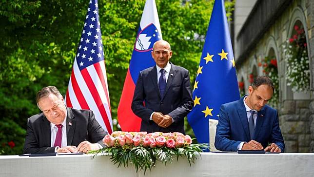 蓬佩奧與斯洛文尼亞外長簽署「5G潔淨網絡安全」聯合聲明
