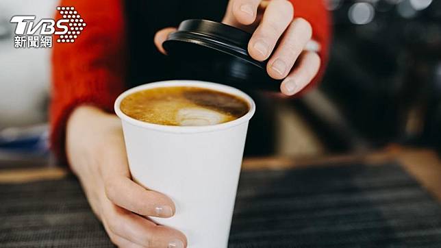 咖啡因攝取過量會對健康造成不良影響。（示意圖／shutterstock達志影像）