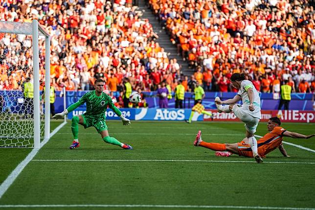 Marcel Sabitzer of Austria shoots during the UEFA Euro 2024 Group D match against the Netherlands in Berlin, Germany, on June 25, 2024. (Xinhua/Peng Ziyang)