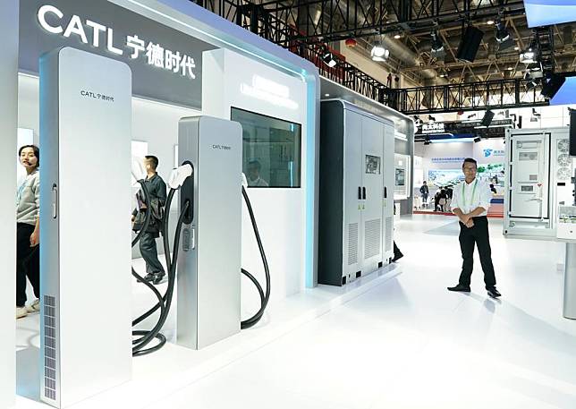 This photo taken on Nov. 26, 2024 shows supercharging solutions at the booth of Contemporary Amperex Technology Co., Ltd. (CATL) at the second China International Supply Chain Expo (CISCE) in Beijing, capital of China. (Xinhua/Zhang Chenlin)