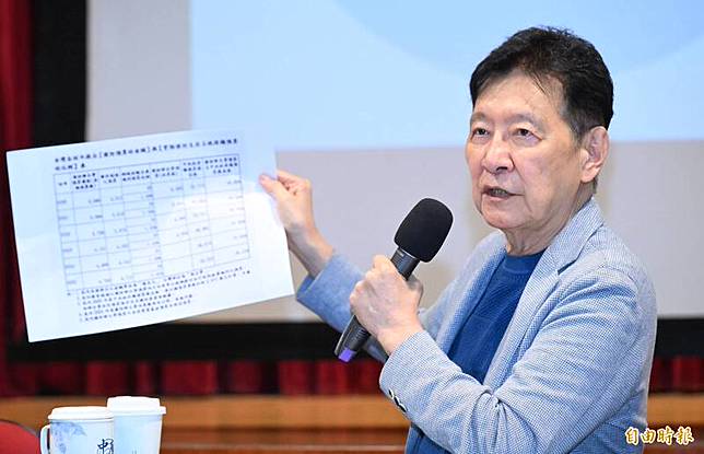 前中廣董事長趙少康等人2日就總統賴清德針對國防發表談話召開記者會。(記者廖振輝攝)