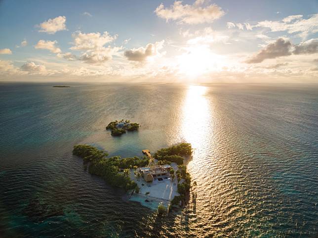 Billionaires are snapping up private islands such as this one in Belize, which has been turned into the resort Gladden Caye (Photo: Benedict Kim)