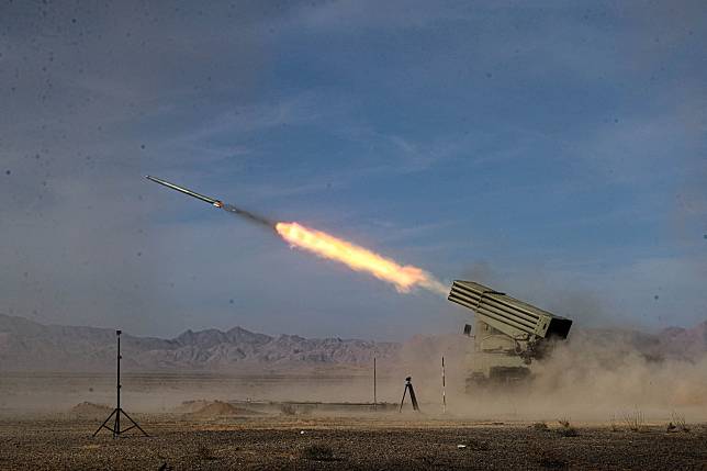 2023年10月28日，伊朗中部伊斯法罕（Isfahan）軍演期間發射了一枚飛彈。路透社