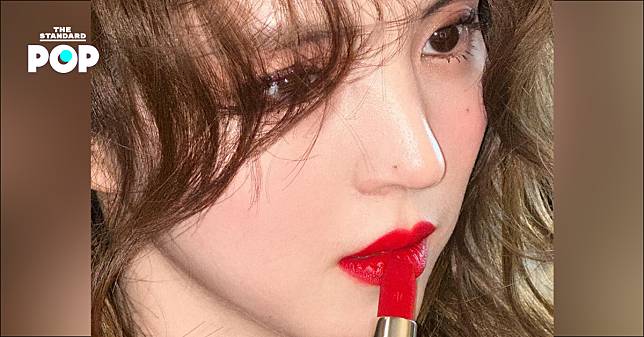 ฮันโซฮี โชว์เรียวปากเซ็กซี่พร้อมลิปสติก Rouge Dior