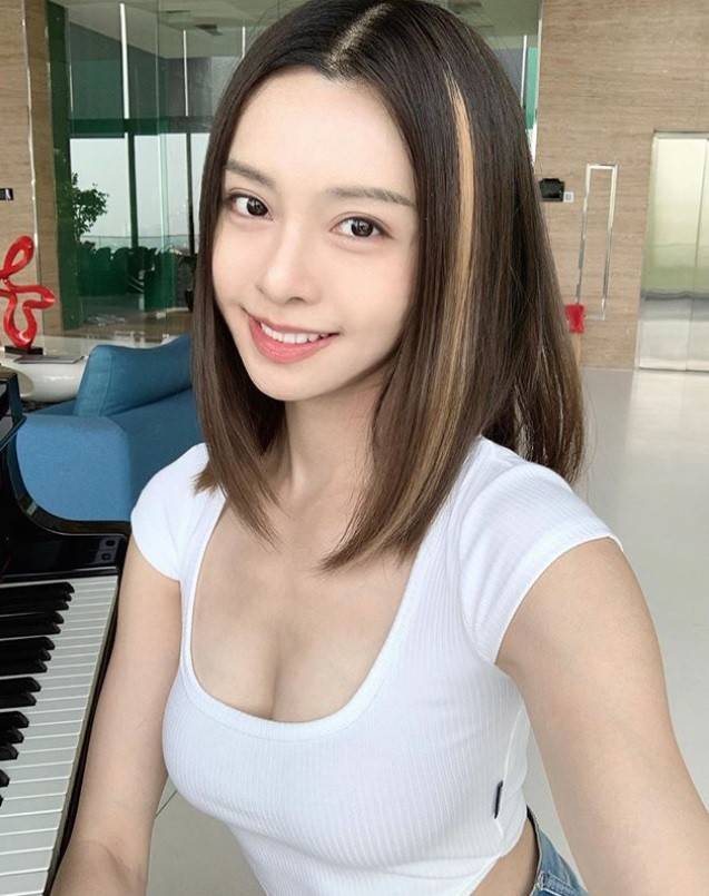 李元玲有「鋼琴女神」封號。(翻攝自Instagram)