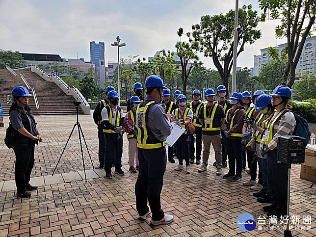 ▲高市府淨零iPAS證照班，幫助壯世代學員起薪45K，還能再加碼領就業獎勵金。