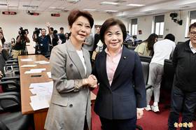 立法院經濟委員會，推舉陳亭妃(左)、楊瓊瓔(右)出任召委。(記者叢昌瑾攝)